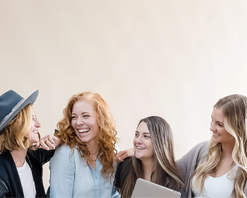 Стереотипы вместо компьютера. Проект Women in Tech обнародовал исследование о барьерах в женской карьере